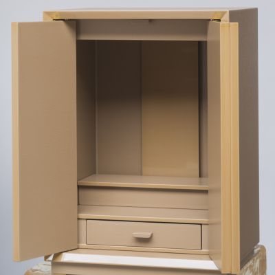 メモリアル漆キャビネット